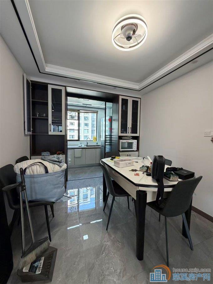 特价出售中海湖心半岛2期精装修带车位