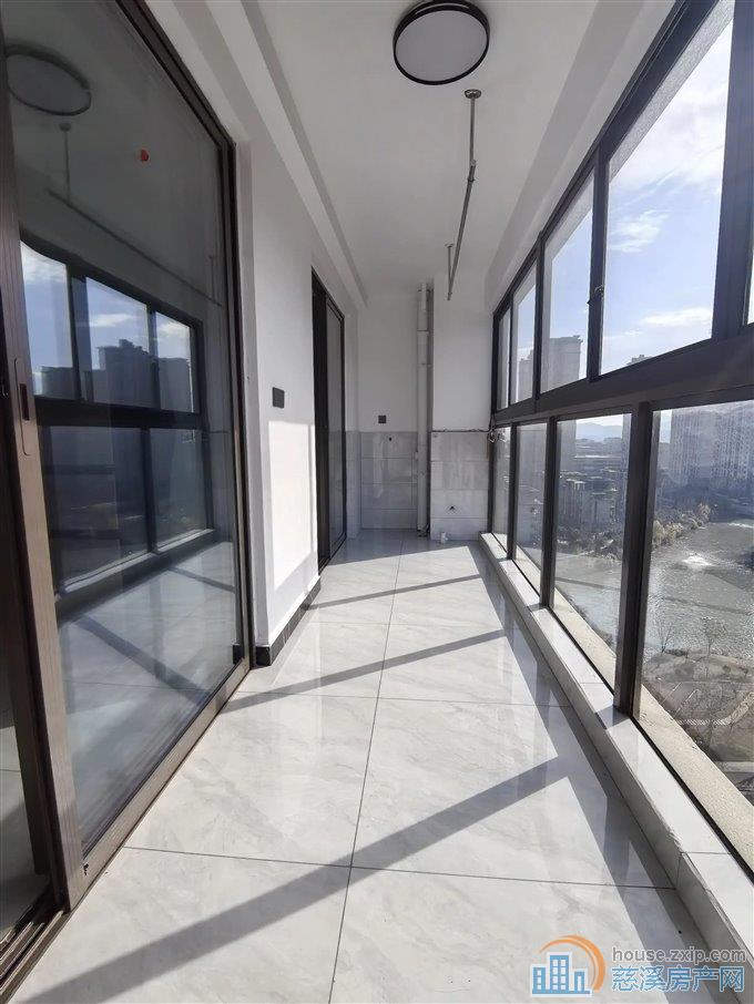 悦华府132平188万送车位四居室