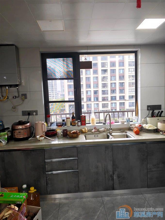 中海湖心半岛花苑