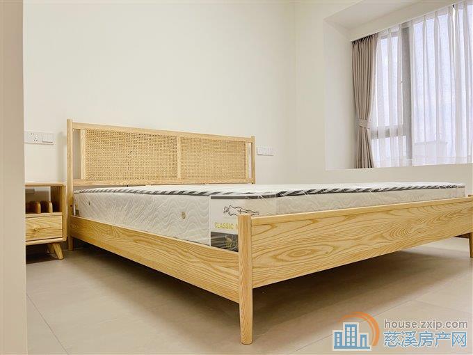 珑玥府112平精装三室二卫4500元