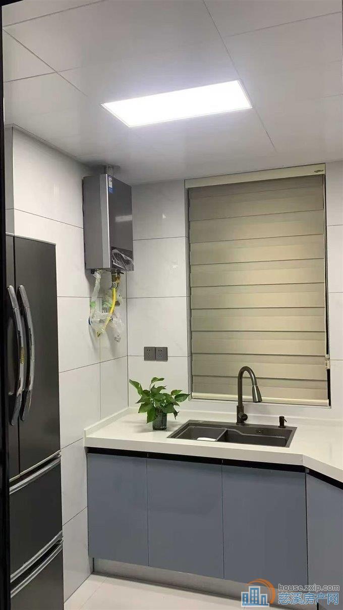 观湖家苑2室精装125万