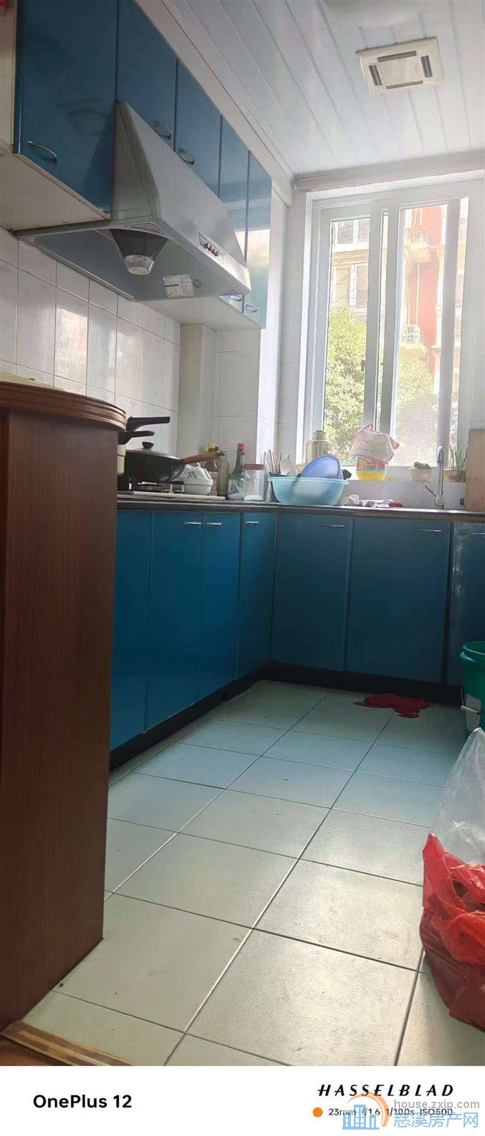 景和家园1楼64.6平十架空层56万