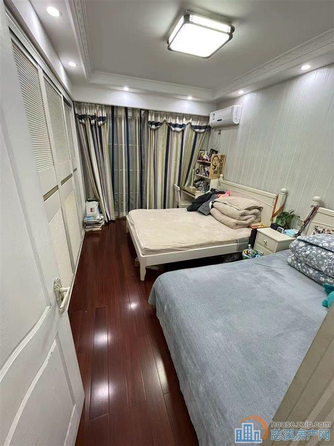 茜苑新村 精装修70平方125万 无在读