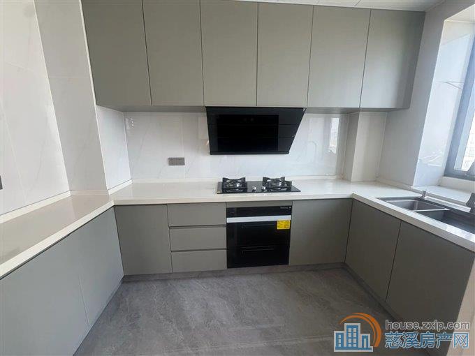 智慧谷 163平全新精装未入住 带车位