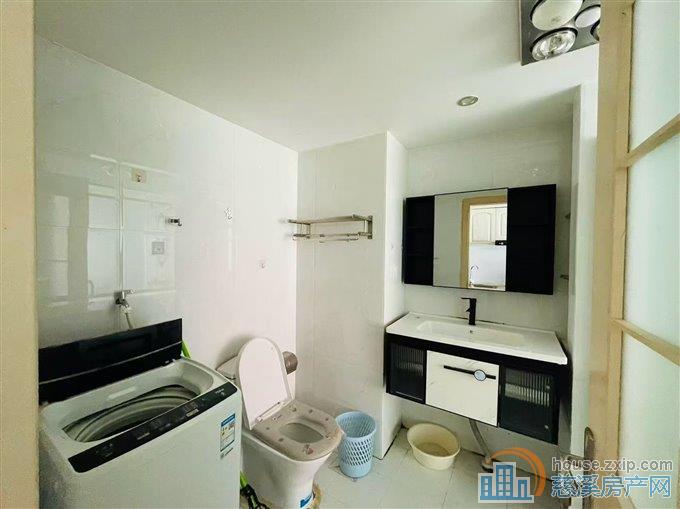 泰悦公寓出租1650/月拎包入住