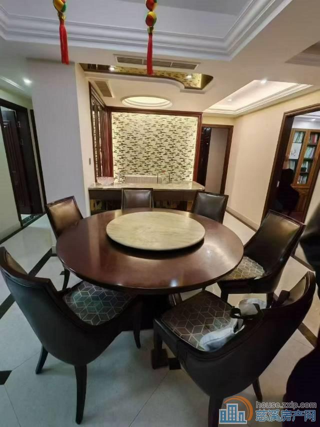 金色港湾洋房3楼128平精装176.8万