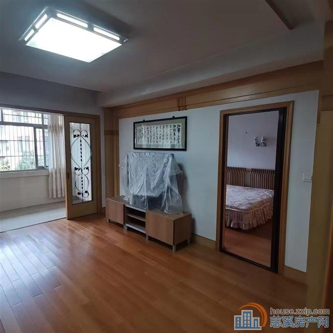 孙塘新村东区150平方3楼东边套160万