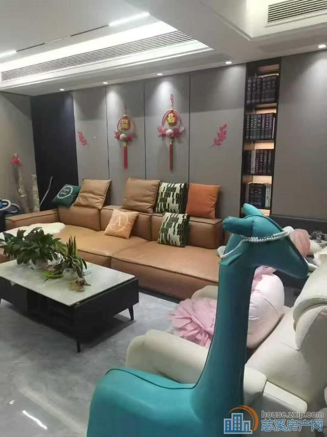 ✔鸣北小区✔152平，豪装特价