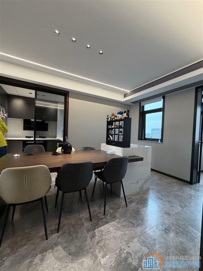 青樾府 168平210万 精装送车位