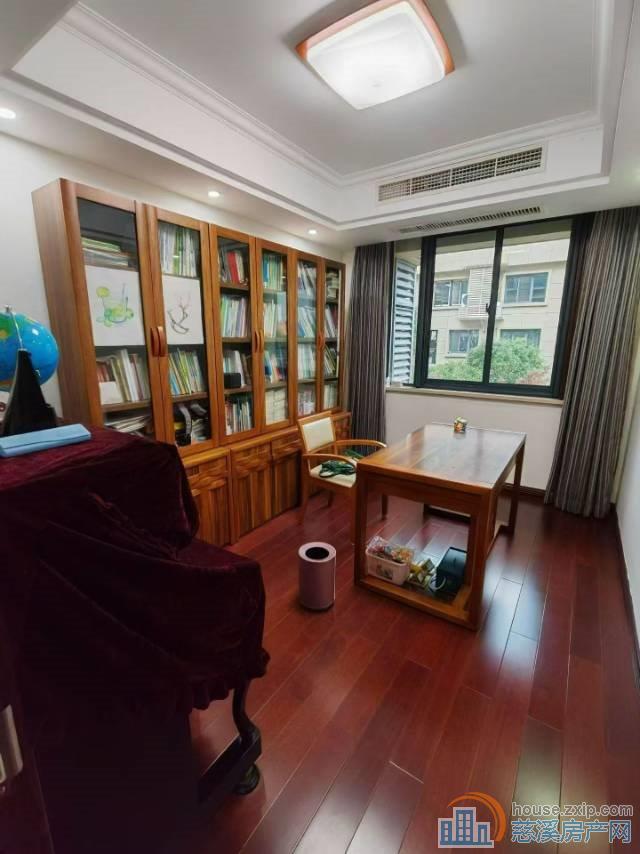 金色港湾洋房3楼128平精装176.8万