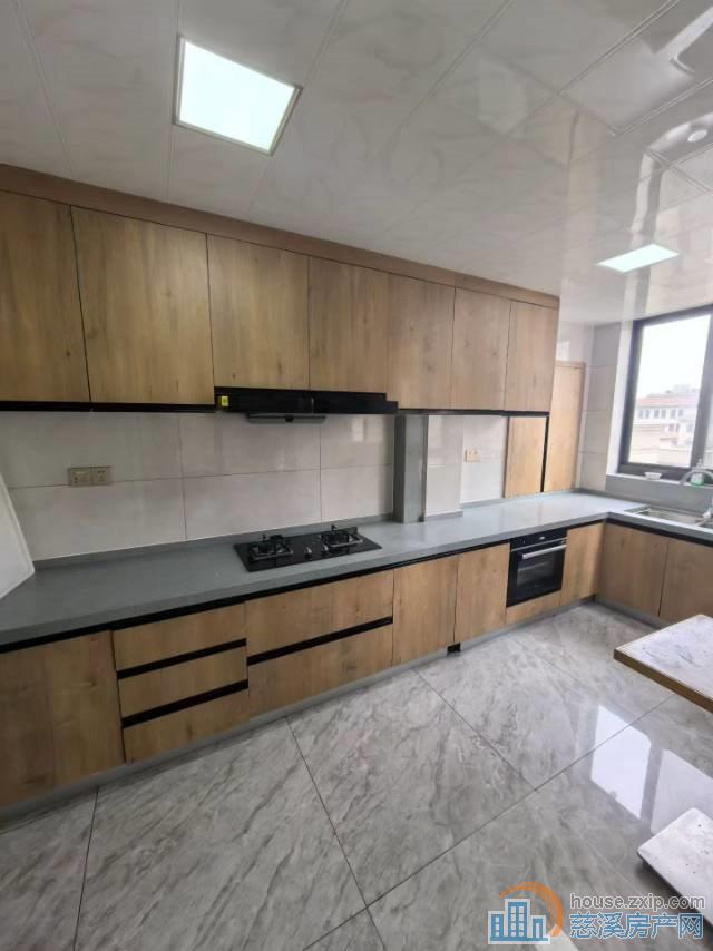 祥生祥园168平四室二厅二卫精装满二年