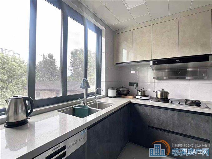 阅江府133平方豪装228万