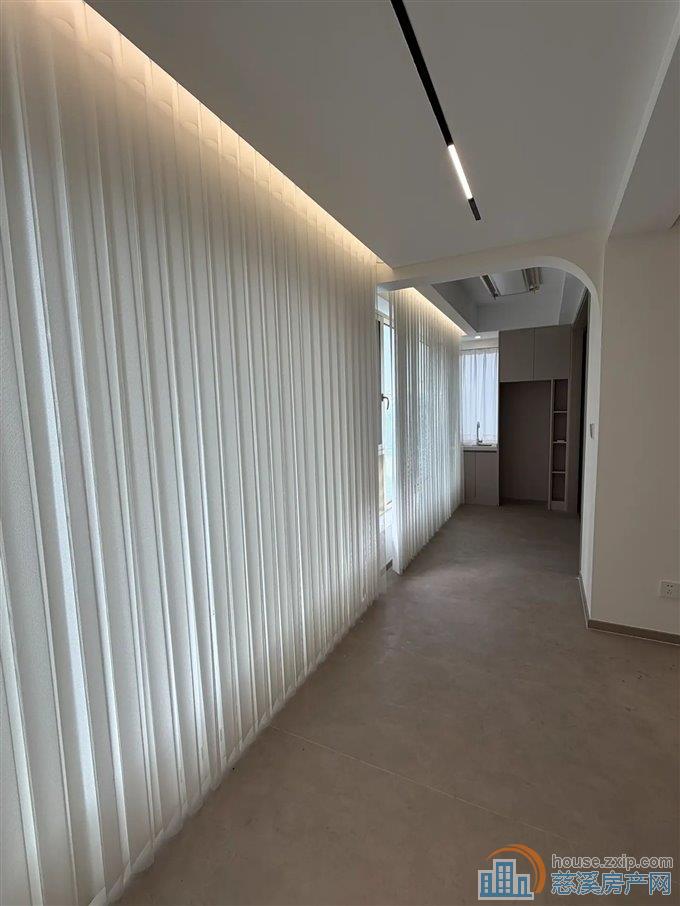 天誉华府204平精装未住过380万