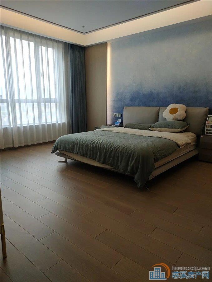 天悦湾花苑195平288万豪华装修