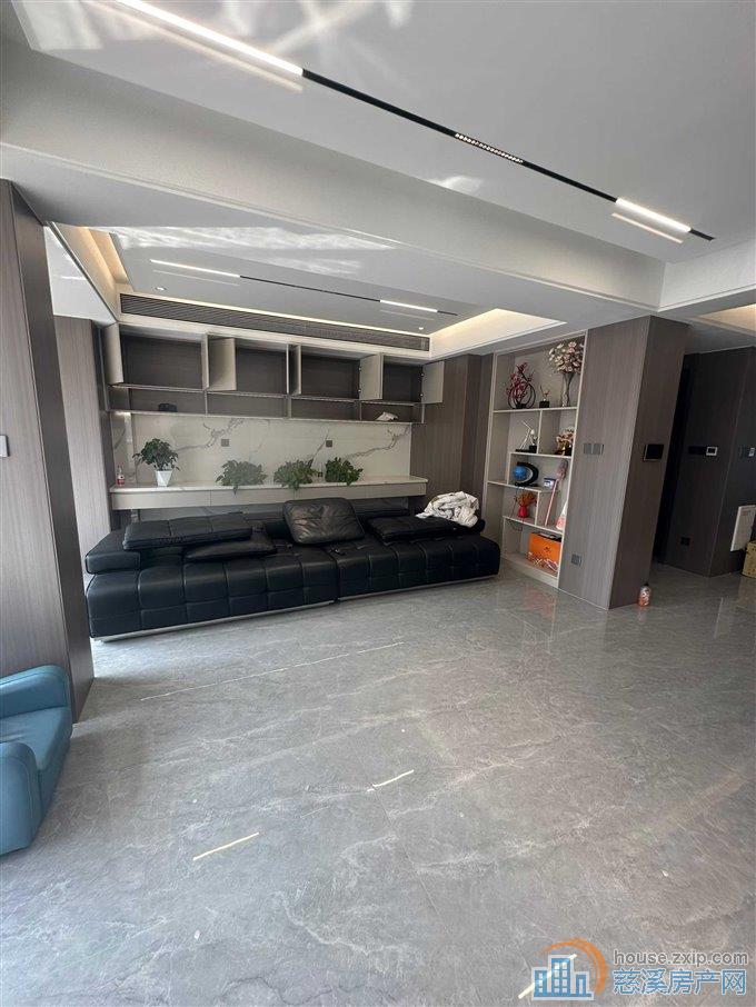 佳宁府120平全新精装朝南三间165万