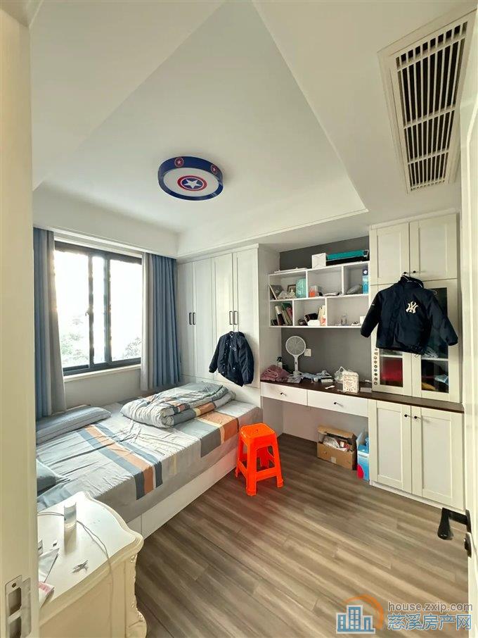 金色港湾小区 洋房 精装 带车位 中庭位