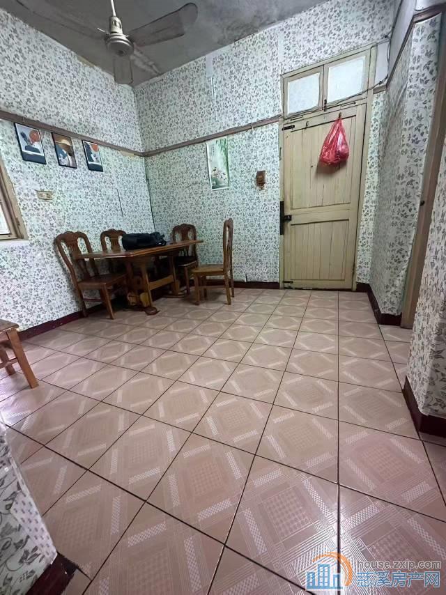 金山西区68.17平+阁楼5楼46.6万