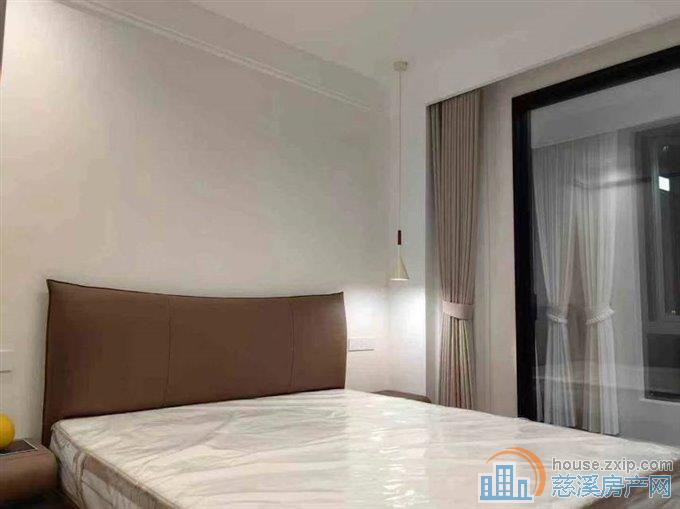 首次出租云逸里 豪华精装修6900包物业