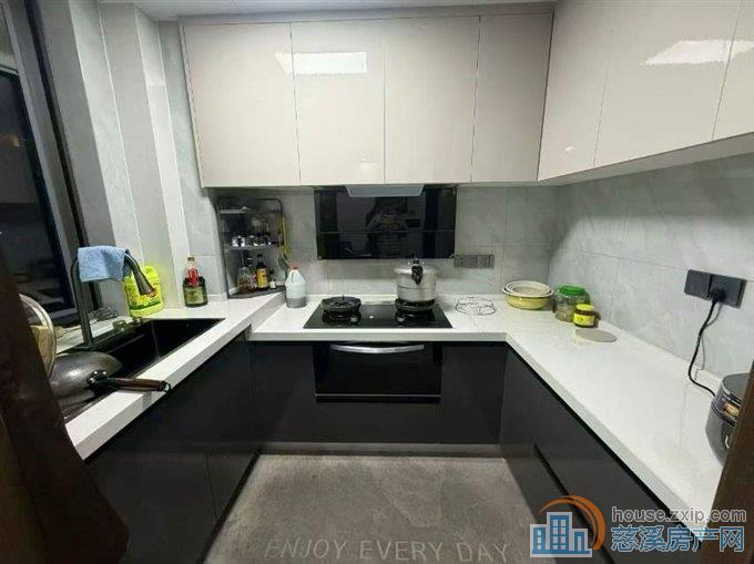 捡漏紫荆府92平精装好楼层159.8万