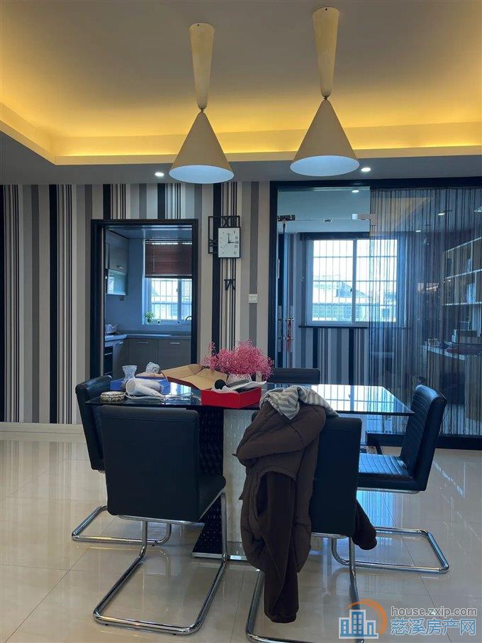 舜韵华庭131平78万带车库大露台