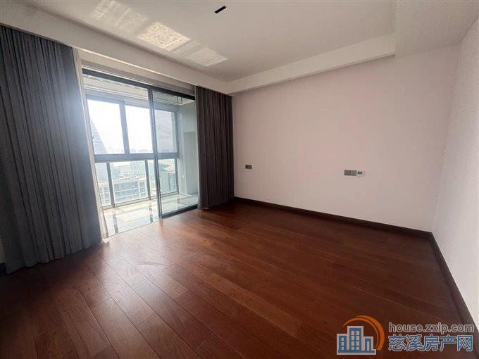 智慧谷 163平全新精装未入住 带车位