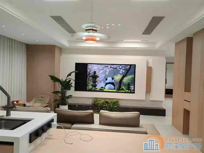 首次出租云逸里 豪华精装修6900包物业