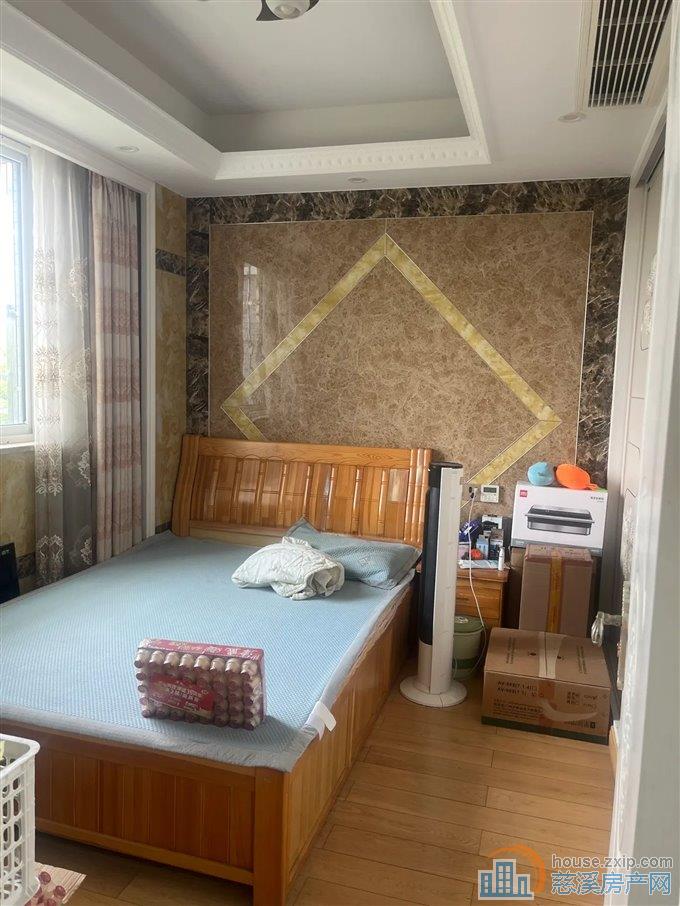 舜韵华庭115平70万送18平车库