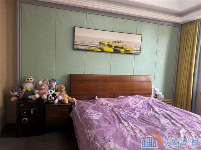 新潮塘南苑好楼层四间朝南车位储藏间精装