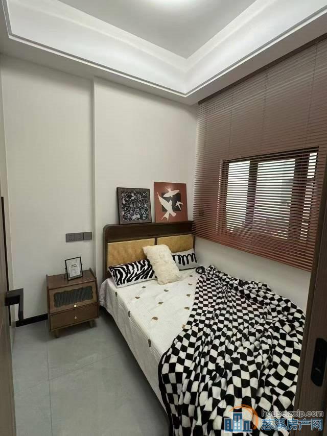 丽晶大厦边套62平豪装68.8万