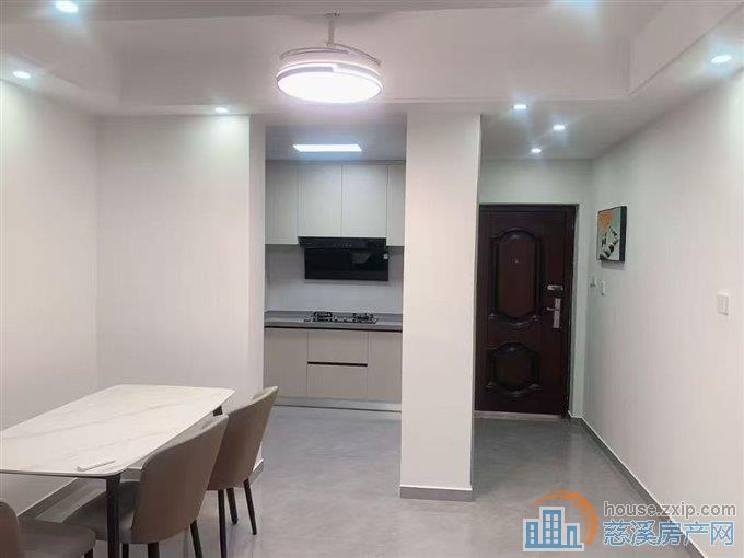 观湖佳苑90平精装2900元/月