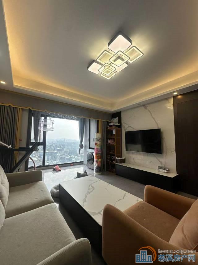 珑玥府凤凰层通地下室精装112平可读书