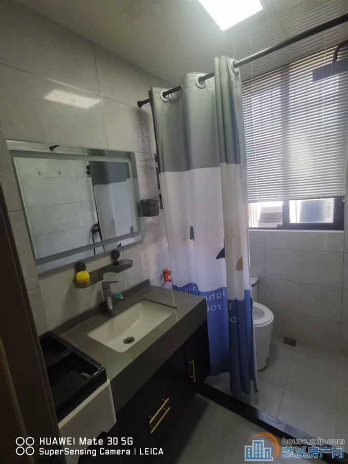 金山新村两室精装修1800直接房源钥匙在