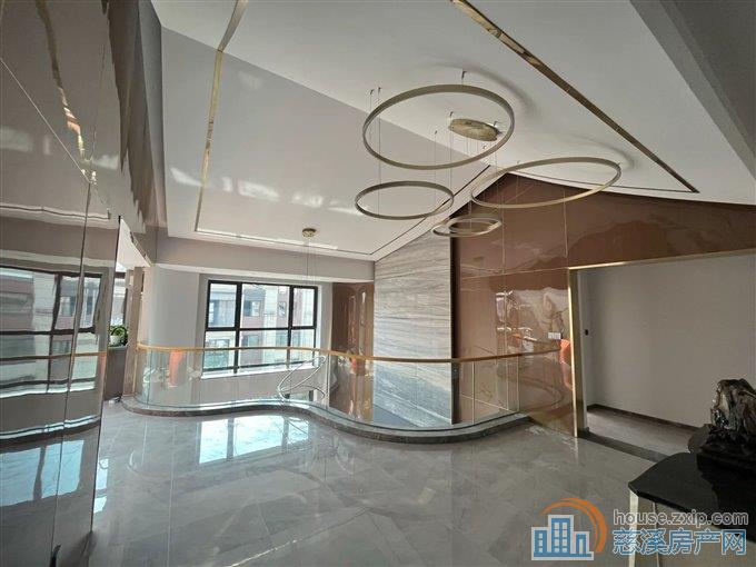白金湾 带双车位 上叠 豪华装修