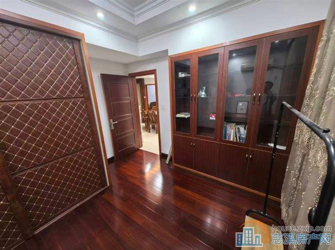 星光家园3楼120平方大车库40平方99