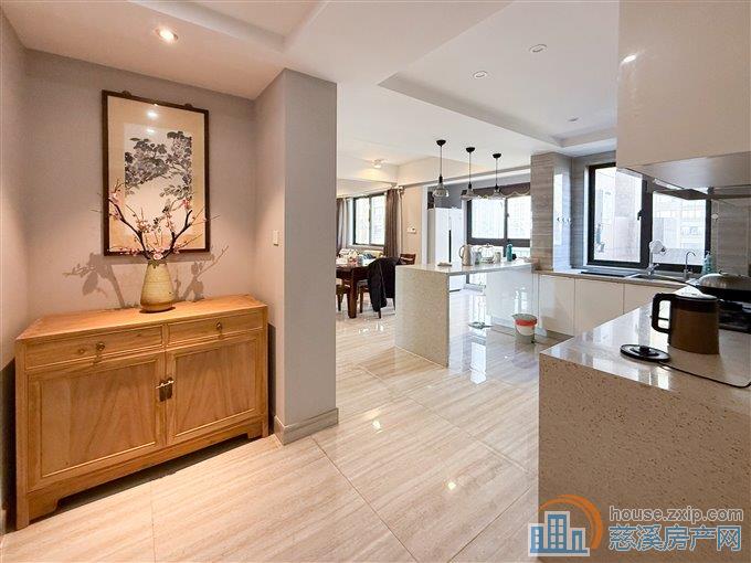 白金湾 全天采光 精装 品牌家具家电