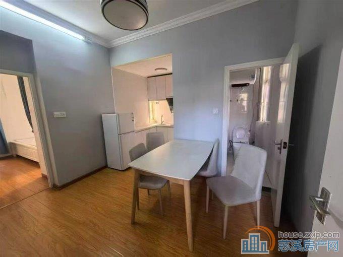 捡漏园丁新村二楼58平精装新带储藏间2室