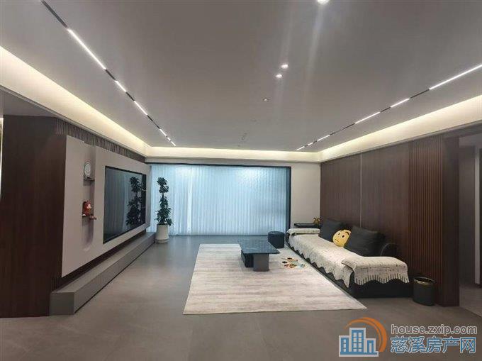 上河檀府洋房143平车位一间豪装