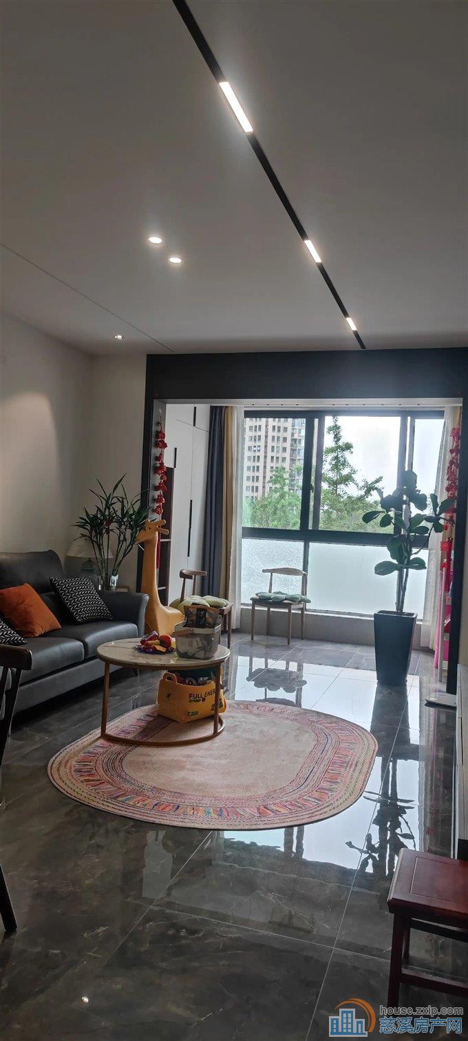 俯院江南南区93平145万精装带露台