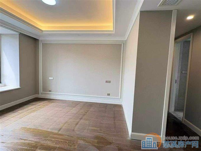 中海湖心半岛5层洋房 未住过