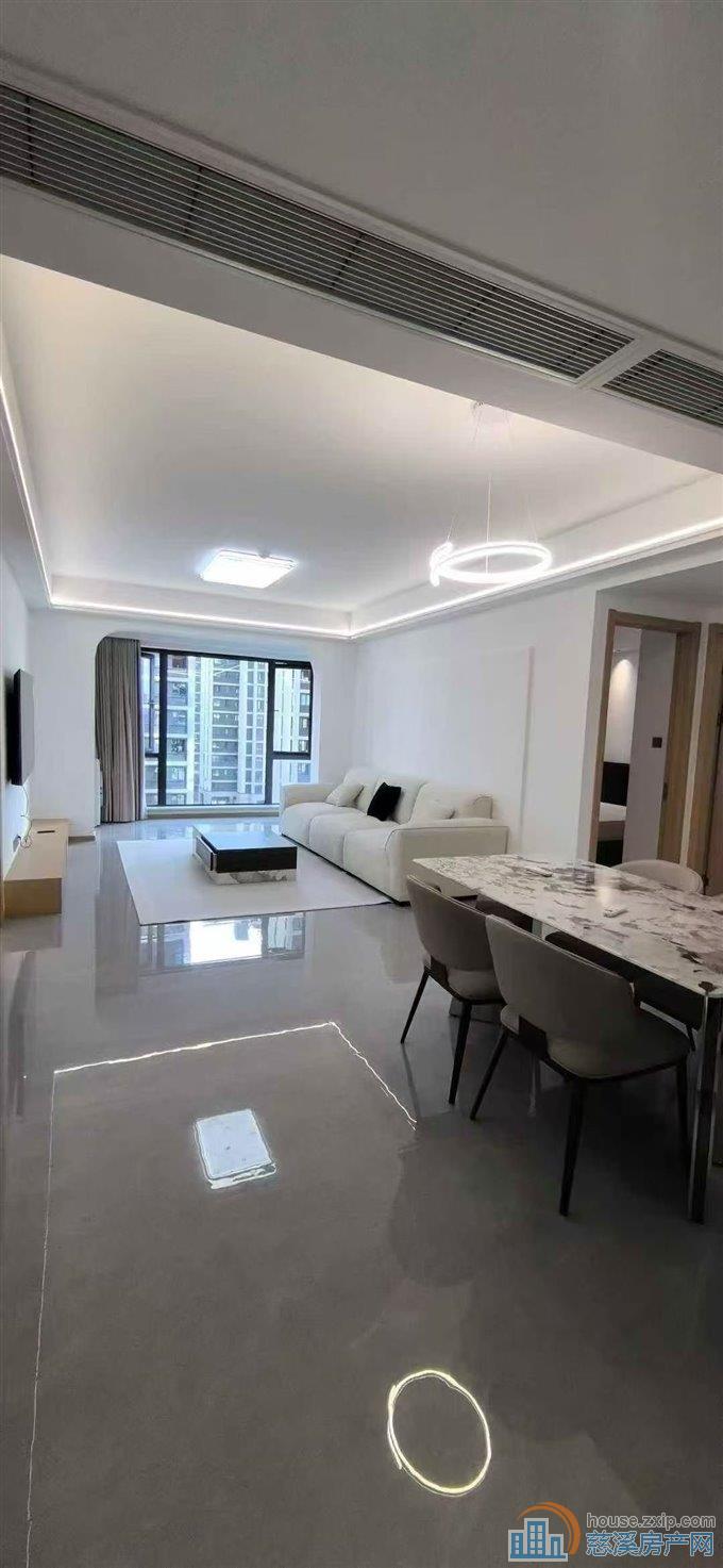 万固臻悦府140平豪华装修6000