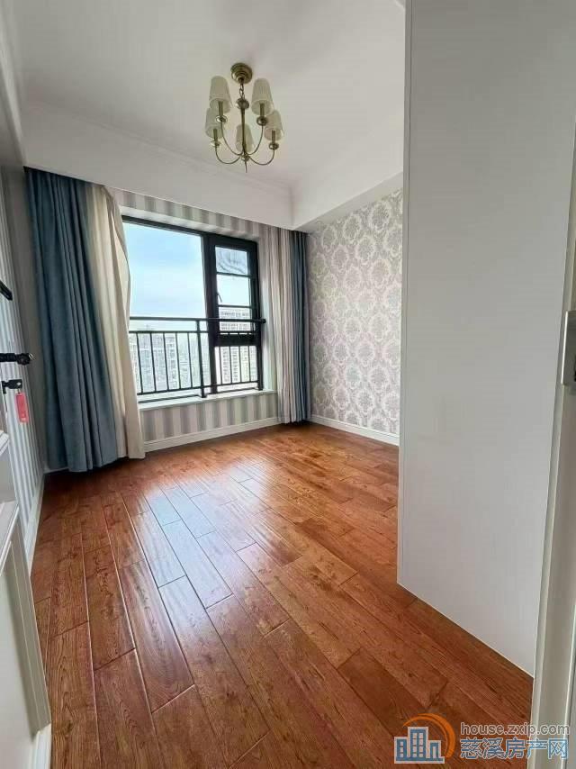 金仕华庭124平精装185万字母车位另算