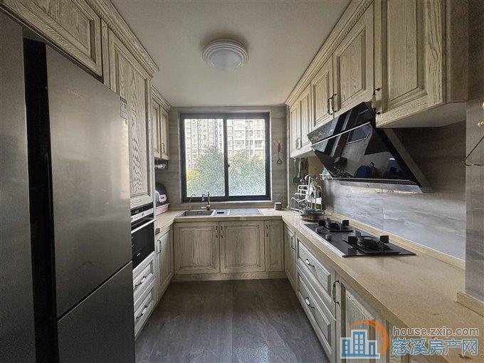 美华银桂苑137平158万送车位