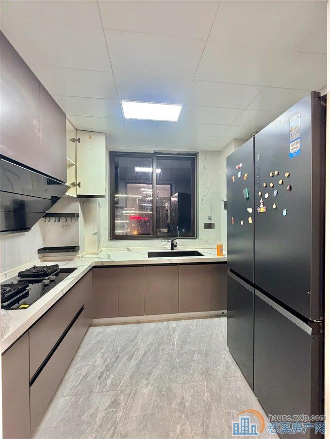 青樾府131平155万精装修三居室