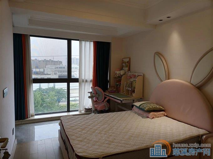 泊江府125平236万满五唯一精装修