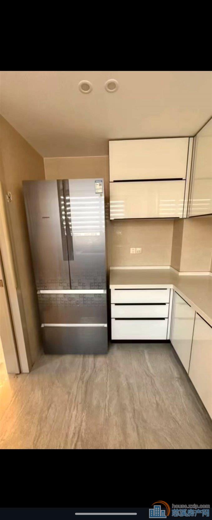 绿城御园10楼197平+车位精装4室2卫