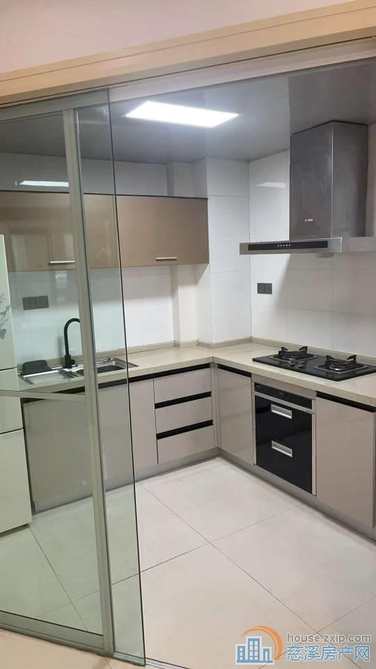 和润公寓70平一室一卫一客厅一洗衣房