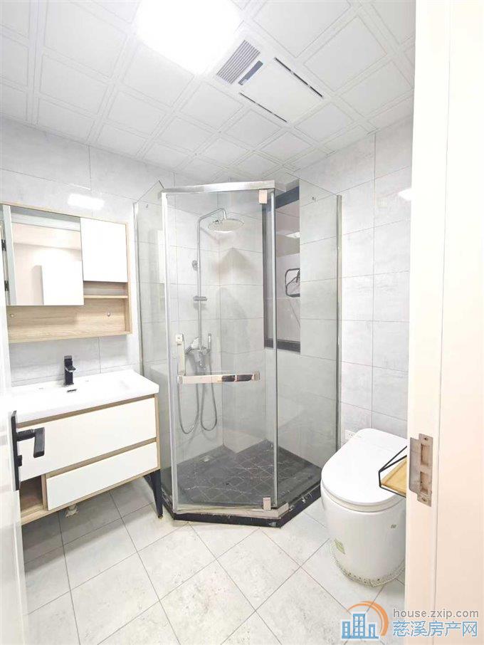 欢乐颂3室2厅2卫精装修直接房源钥匙在