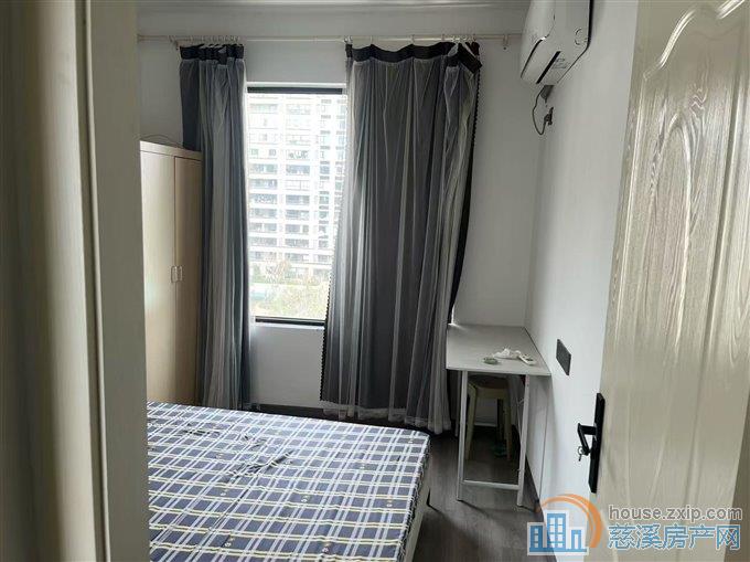 誉林府精装三室二卫2600元/月