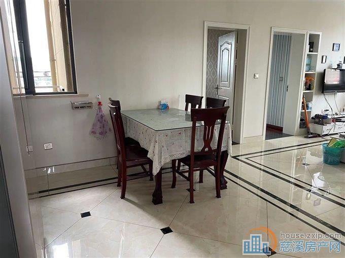 鸣北小区 精装电梯房 月租金2800元