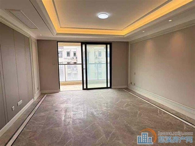 中海湖心半岛5层洋房 未住过